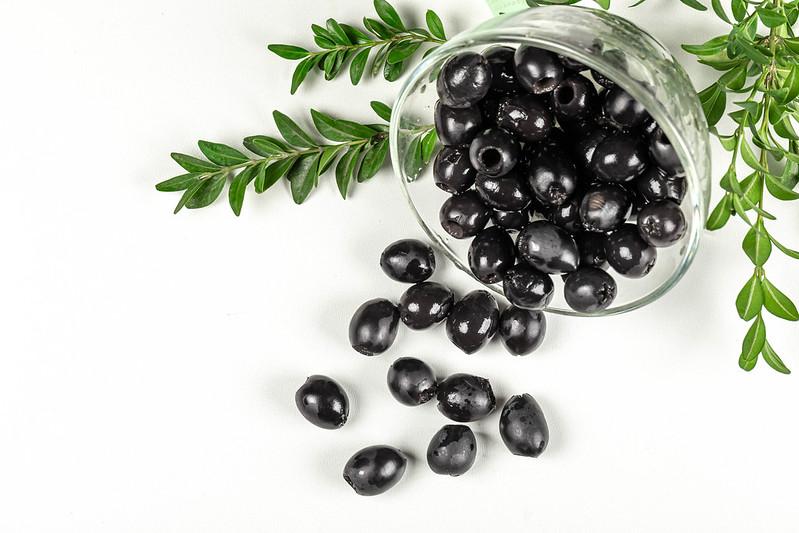 Black Olives vs Green Olives  