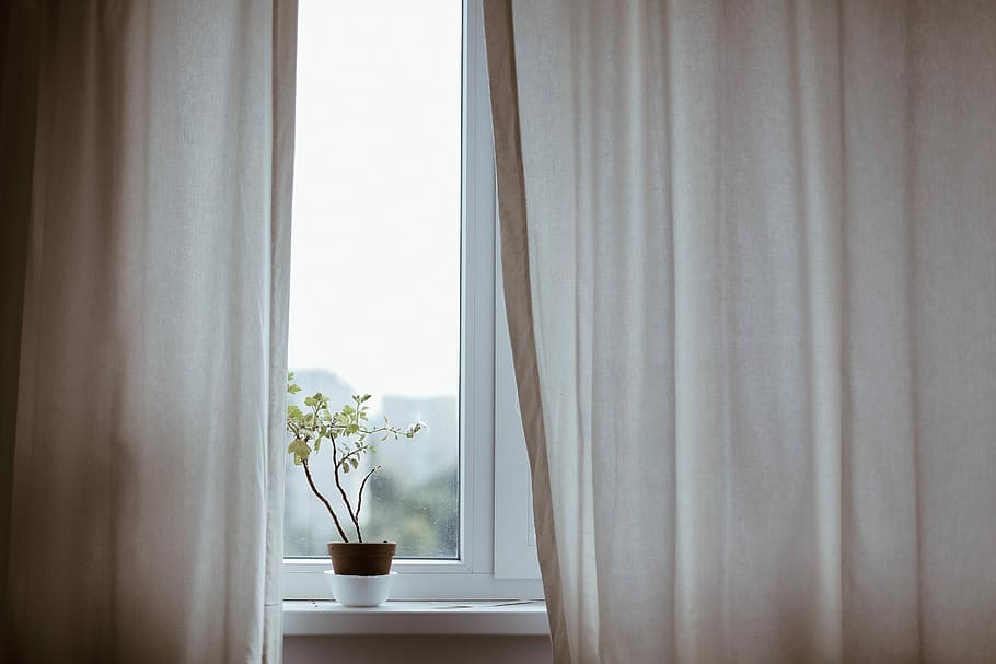 Main Difference - Blinds vs Curtains