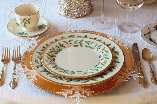 Main Difference - Ceramic vs Porcelain Dinnerware