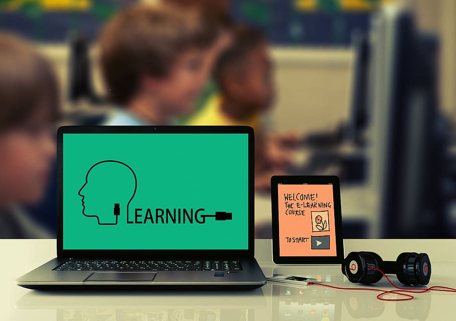 Main Difference - eLearning vs mLearning