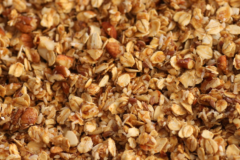 Compare Granola and Muesli - What's the difference?