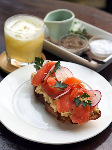 Compare Nova Lox and Smoked Salmon - What's the difference?