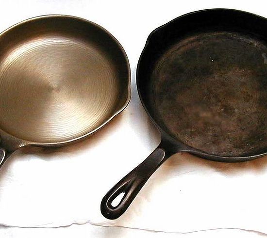 Main Difference - Cast Iron vs Carbon Steel