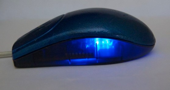 Main Difference - Optical vs Laser Mouse